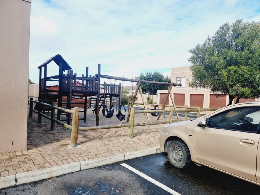 2 Bedroom Property for Sale in Parklands Western Cape